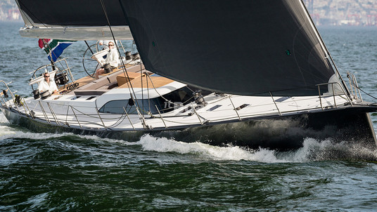 Southern Wind SW82 Raised Saloon