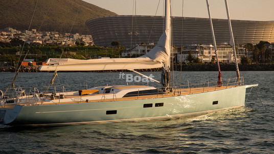 Southern Wind SW82 Raised Saloon