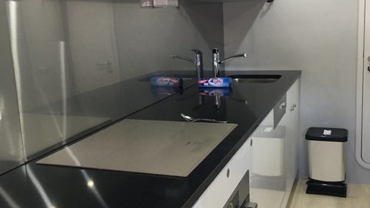 Sunseeker Predator 82