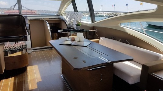 Azimut 68S