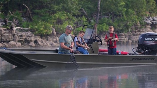 Tracker Grizzly 1860 CC