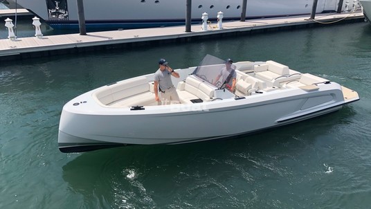Vanquish Yachts VQ32 Custom Tender