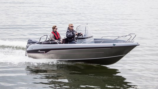 Yamarin Cross 53 Center Console