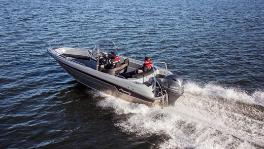 Yamarin Cross 61 Center Console