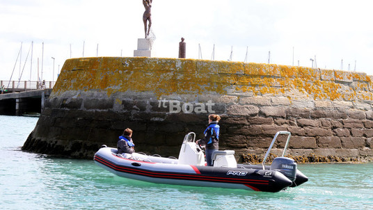 Zodiac Pro Racing 550