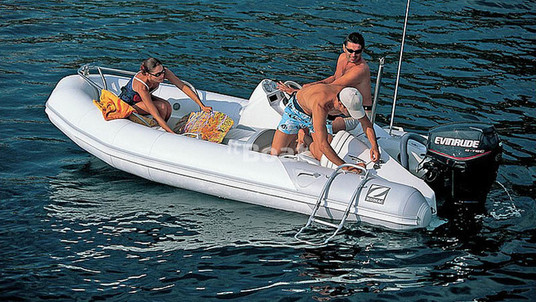 Zodiac Yachtline 420