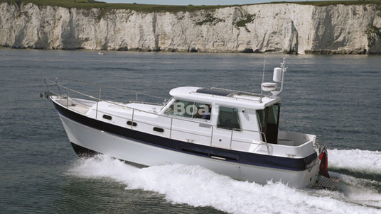Hardy Marine 32 Commander