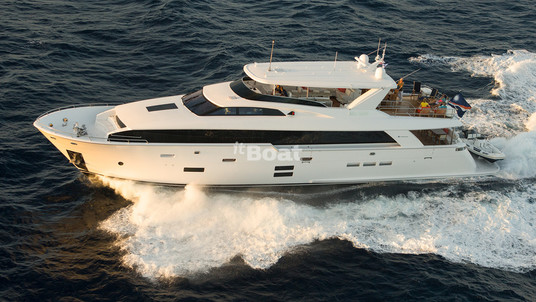 Hatteras 100 Raised Pilothouse
