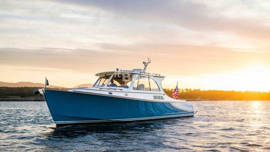 Hinckley Picnic Boat 40