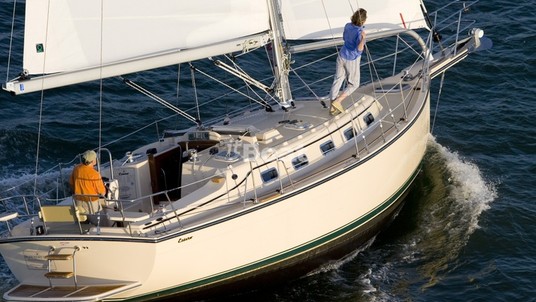 Island Packet Yachts Estero