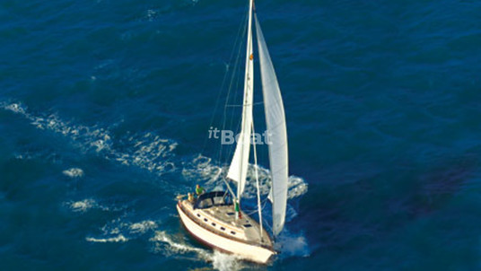 Island Packet Yachts IP370