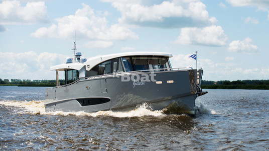 Jetten Custom Modern