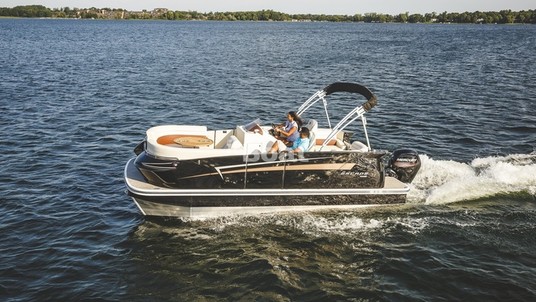 Larson 23 Escape Triple