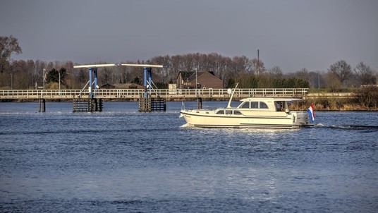 Linssen Grand Sturdy 470 Sedan Wheelhouse