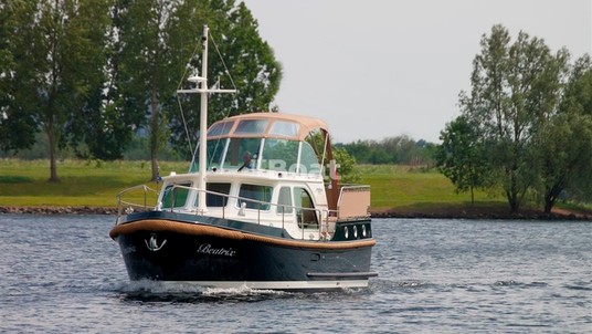 Linssen 32 AC