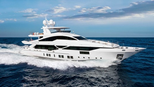 Benetti Veloce 140