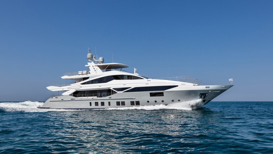 Benetti Veloce 140