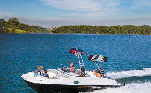 Bayliner 215 Deck Boat