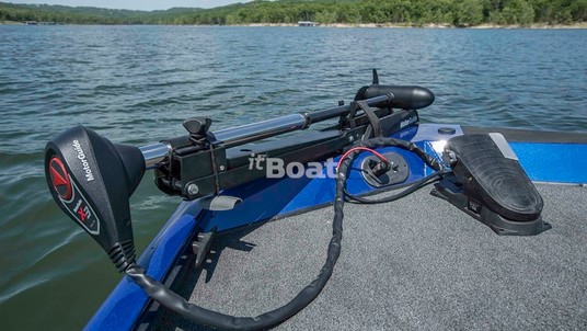 Crestliner VT 17 With