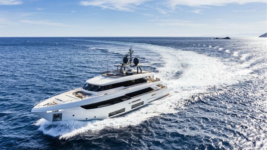 Custom Line Navetta 33 New