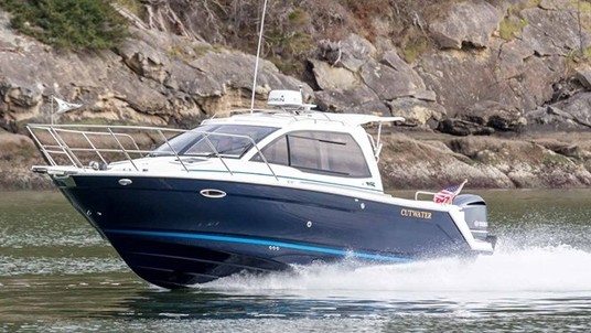 Fluid Motion Cutwater C-242 Coupe