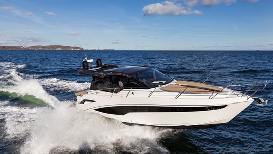 Galeon 425 HTS