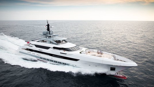 Heesen Galactica Super Nova