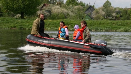 Mnev and K Korsar Komandor KMD-350