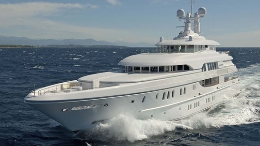 Lurssen Huntress
