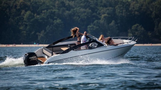 Parker 630 Bow Rider