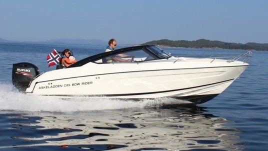 Parker 690 Bow Rider