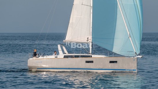 Beneteau Oceanis 38