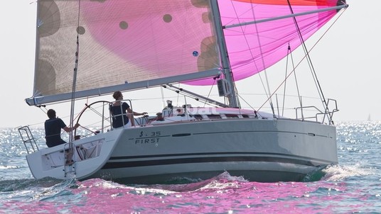 Beneteau First 35