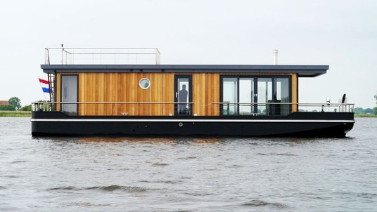 The Houseboat Migrant