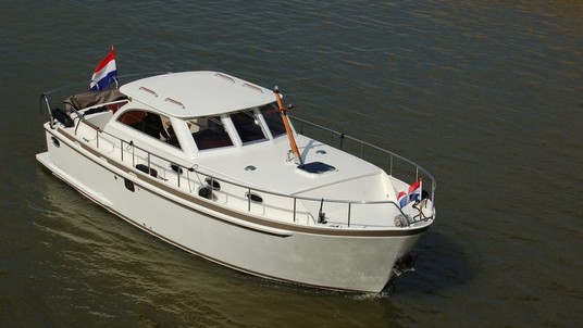 RealShips Courage 35