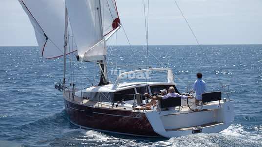 Beneteau Sense 43
