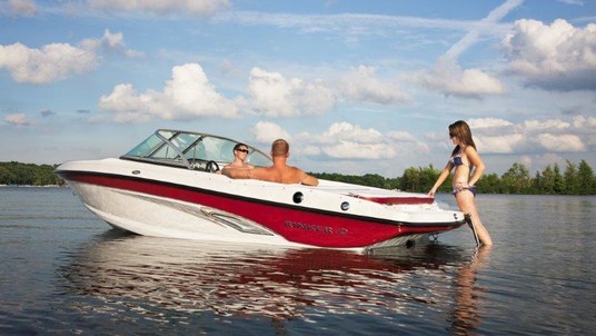 Rinker 18QX Sterndrive