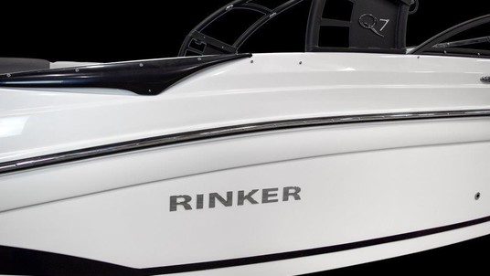 Rinker Q7 Sterndrive