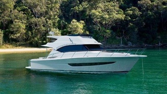 Riviera 39 Sport Motor Yacht