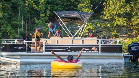 Sun Tracker Fishin Barge 20 DLX