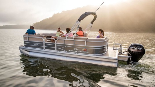 Sun Tracker Party Barge 20 DLX