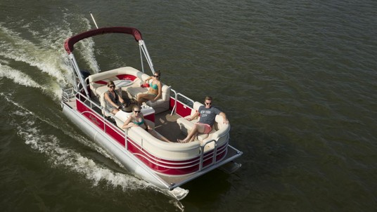 Sunchaser Boats Traverse 7516 Cruise