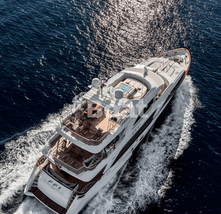 Benetti Classic 121