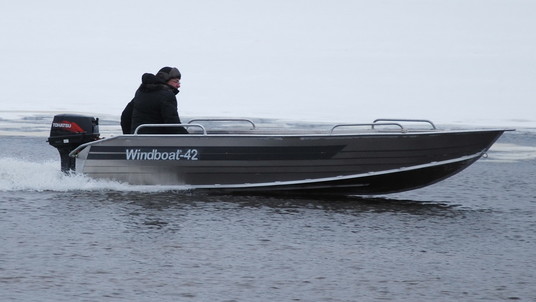 Windboat 42M