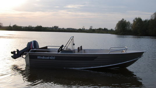 Windboat 42S