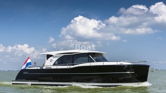 Boarnstream 1300 Express Sedan