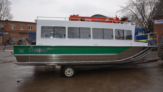 A record 750 "Taxi – water bus"