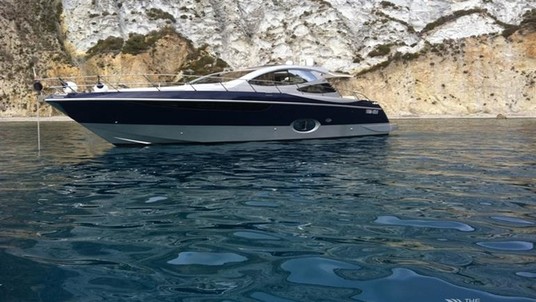 Blu martin 58 feet open