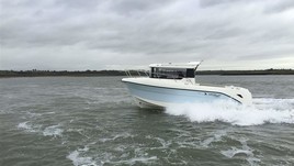 Arvor 810 pilothouse