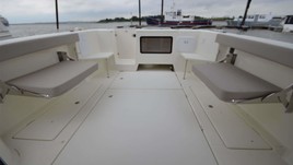 Arvor 810 pilothouse